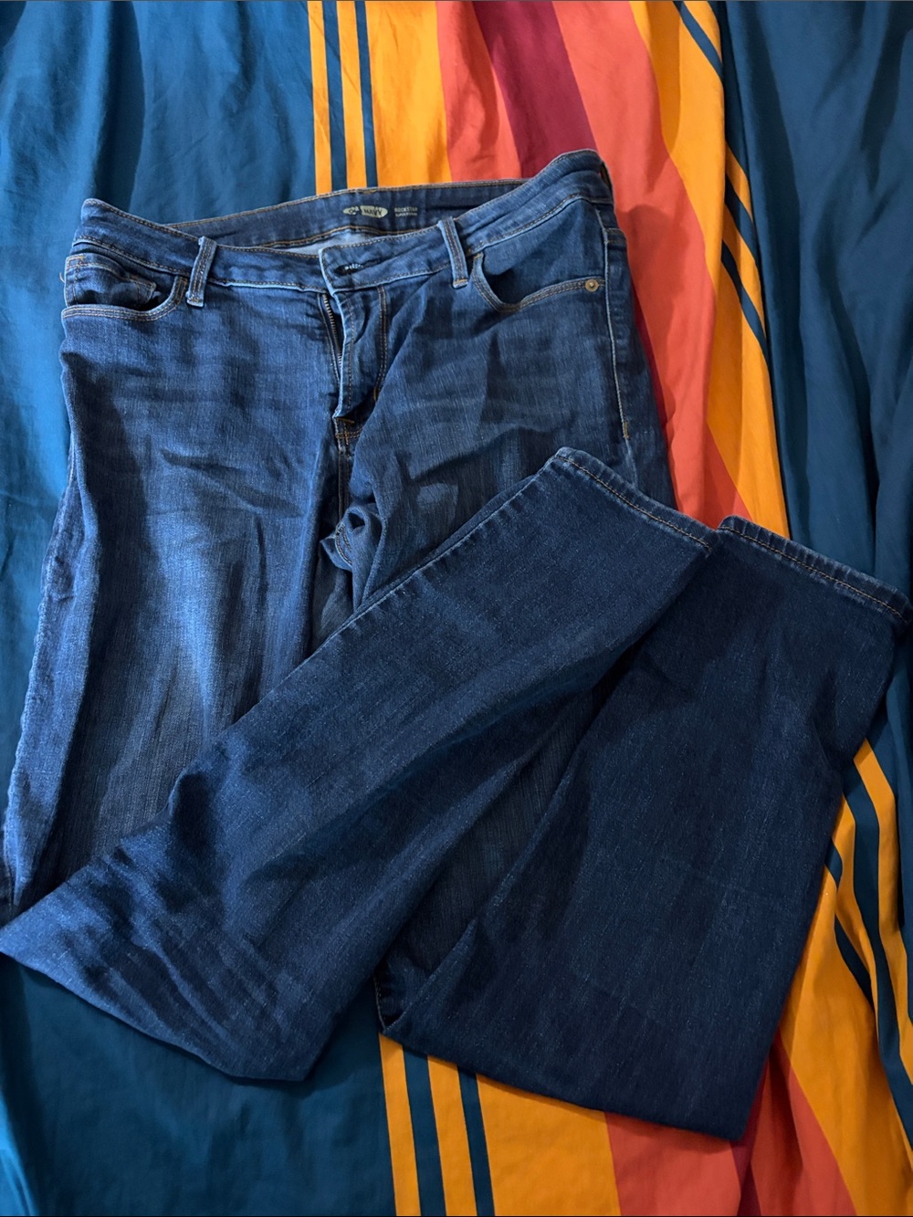 Old Navy Women's Skinny Jeans in Dark Blue